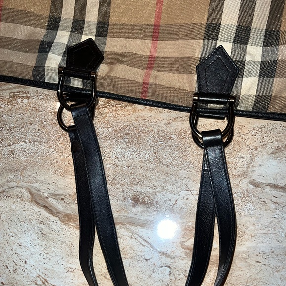 BURBERRY Shimmery Limited Edition Purse - Picture 4 of 5